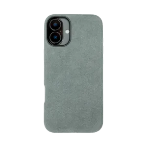 Grijze smartphonehoes met zichtbaar cameragedeelte op een witte achtergrond.