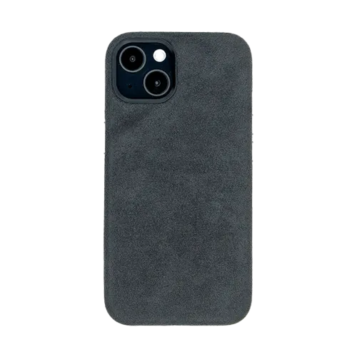 Grijze telefoonhoes met stoffen textuur, ontworpen voor een smartphone met dubbele camera en LED-flitsmodule.