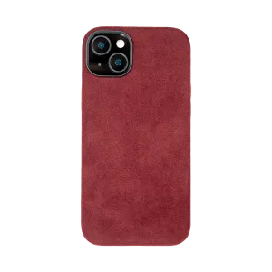 Rode suède telefoonhoes met uitsparingen voor dubbele camera en flitser.