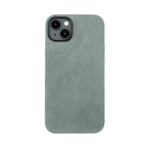 Grijze smartphone in een hoesje met twee camera's en een flitser aan de achterkant, gericht naar boven.