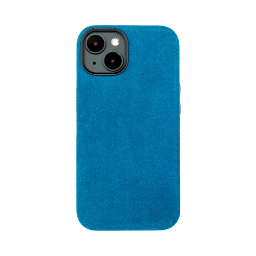 Blauw telefoonhoesje met een suède textuur, ontworpen voor een smartphone met een dubbele camera aan de achterzijde.
